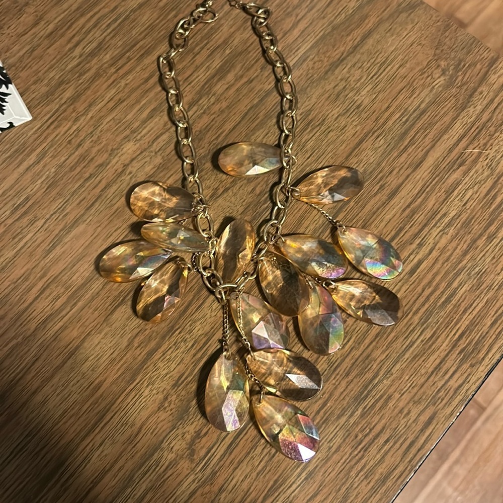 Chunky peach brown and gold colored necklace